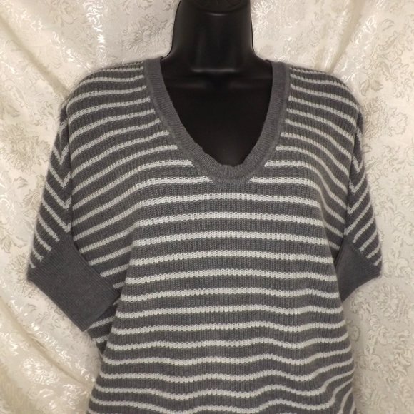Express Short Sleeve Sweater- Women's XS - Picture 2 of 8